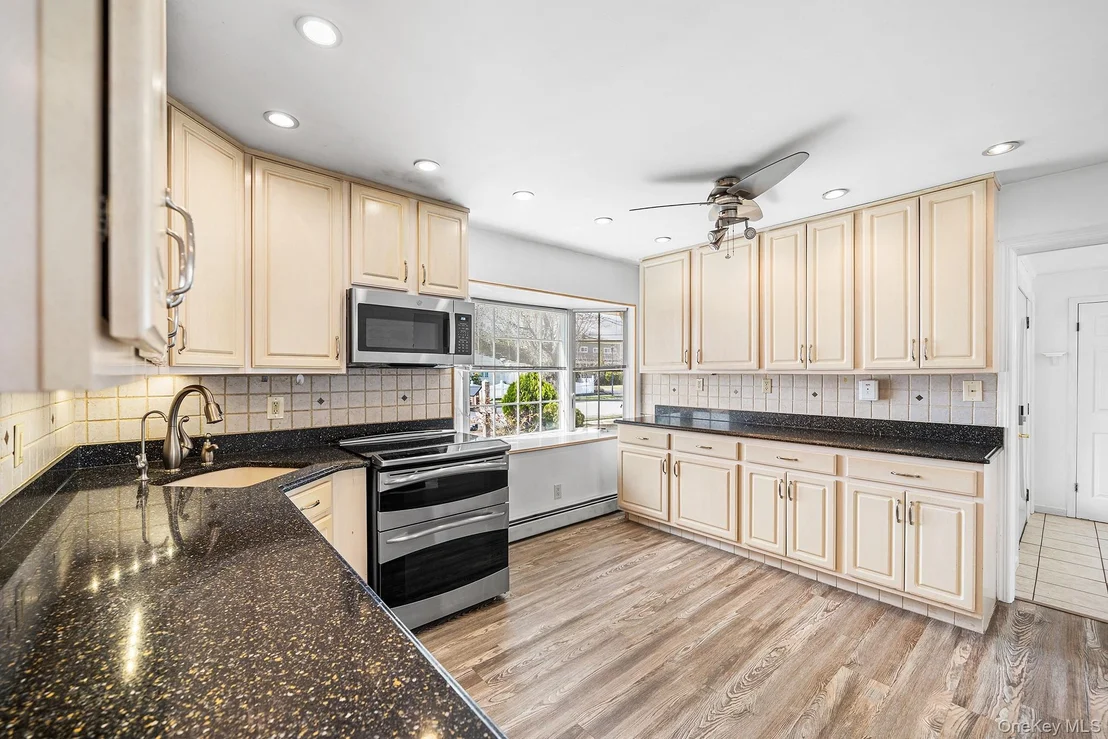 Photo of 116 Red Maple Drive N