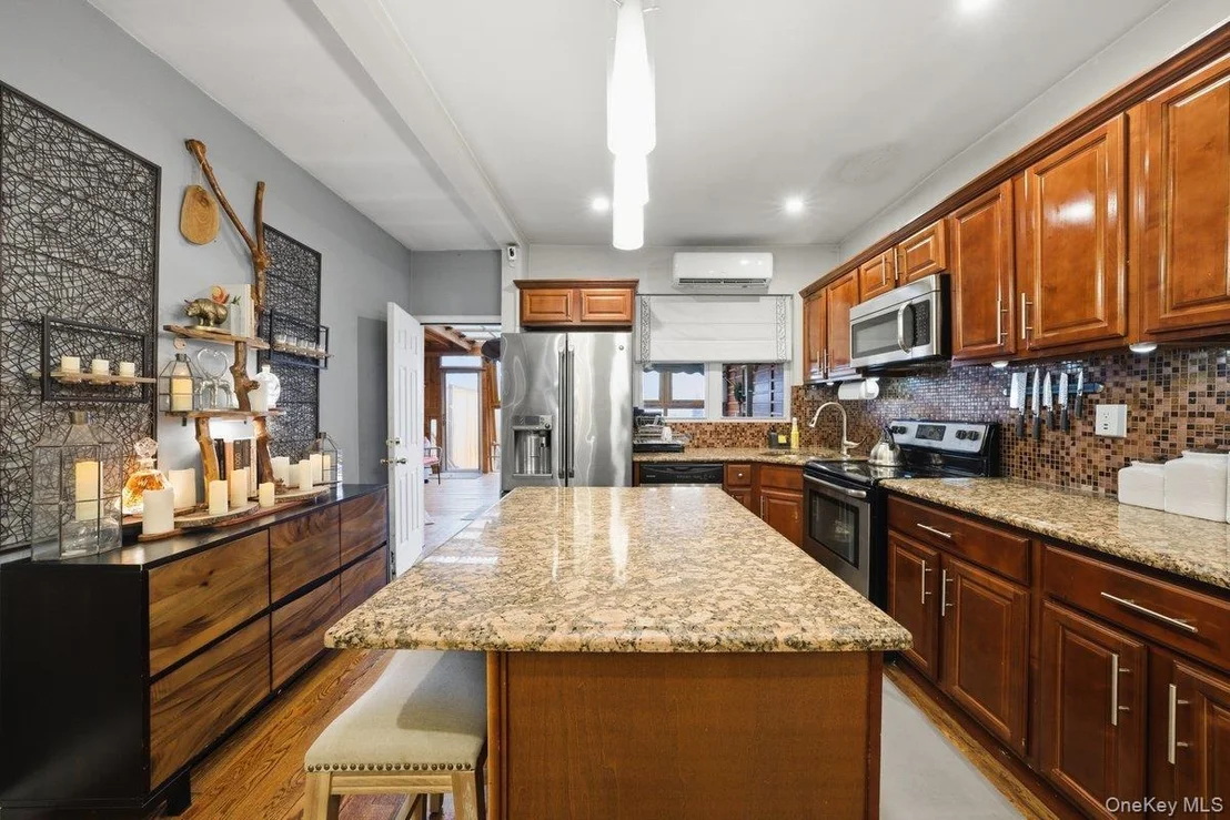 Photo of 4641 Carpenter Avenue