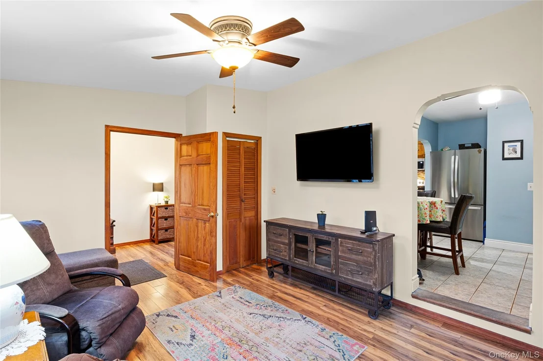 Photo of 7 W Elm Street