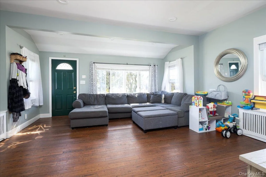 Photo of 404 Silver Lane