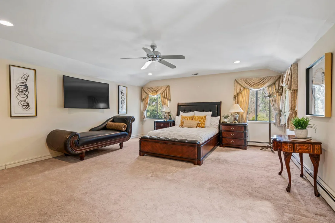 Photo of 4 Paddock Court
