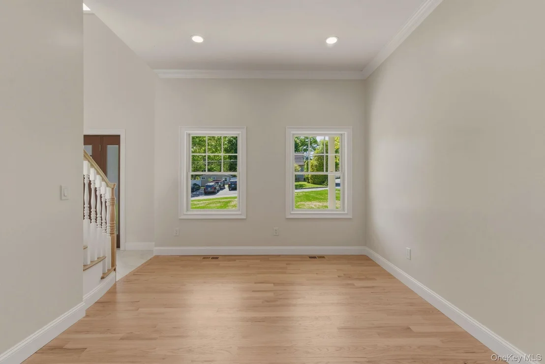 Photo of 95 Grassy Pond Drive