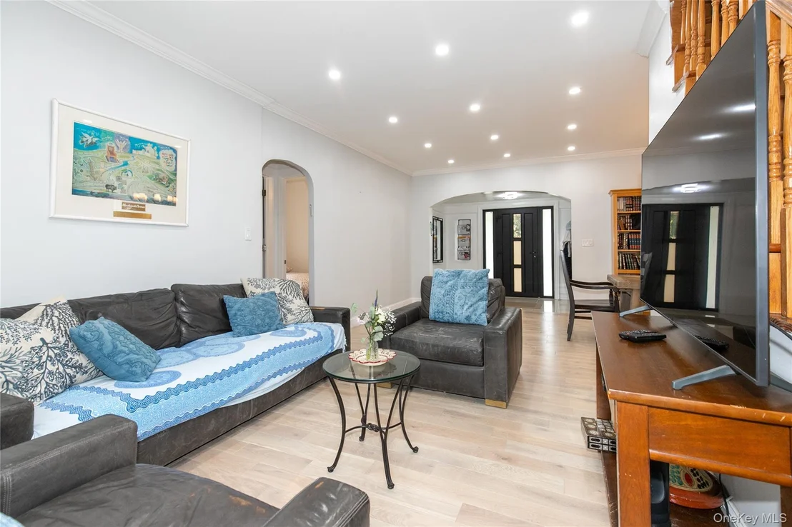 Photo of 367 Summit Avenue