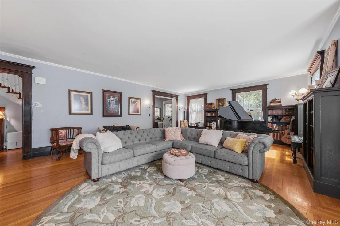 Photo of 83 Hooker Avenue