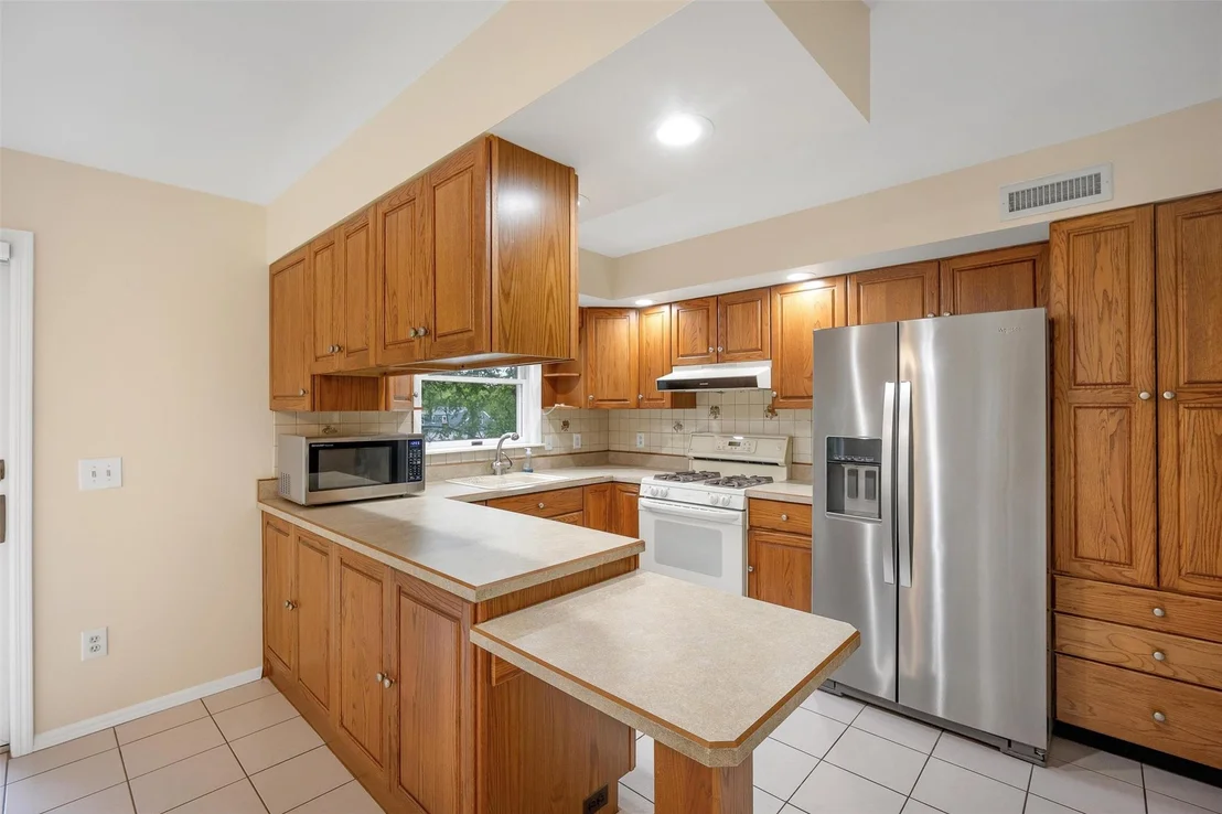 Photo of 7 Mailler Avenue