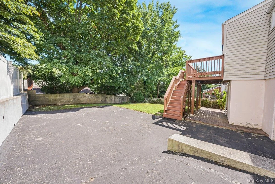 Photo of 104 Lefferts Road