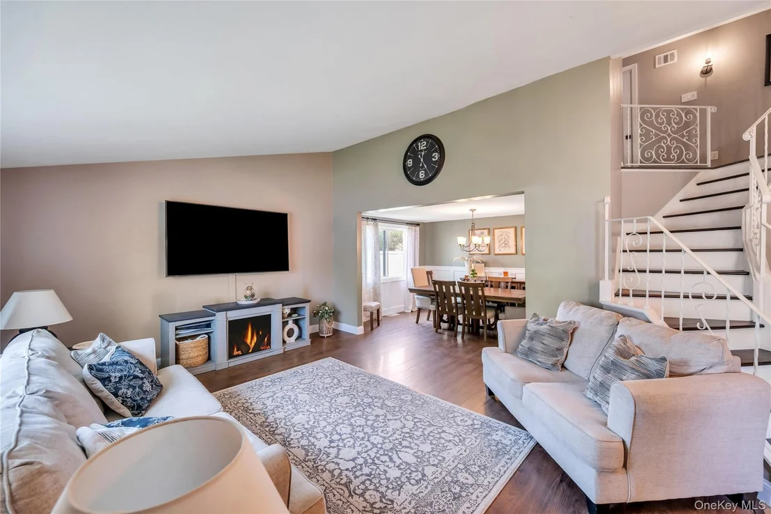 Photo of 55 Starfire Drive