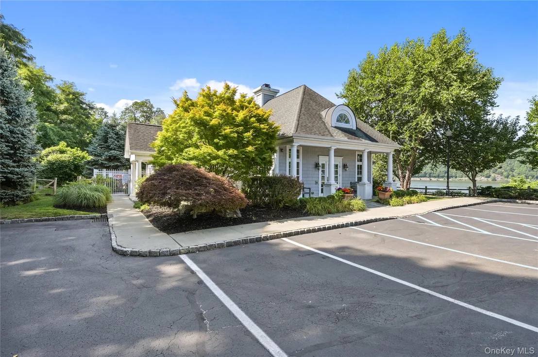 Photo of 310 Bridgeview Drive