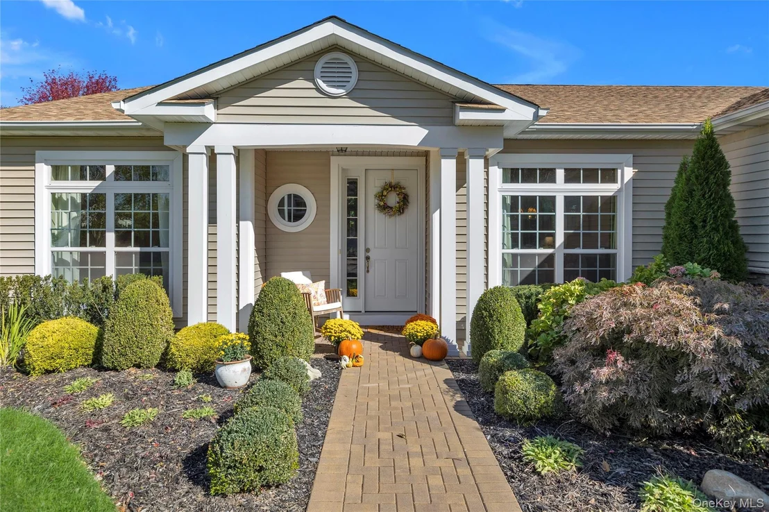 Photo of 39 Hamlet Woods Drive