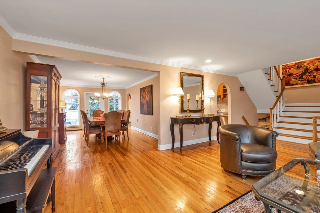 Photo of 355 Divot Road