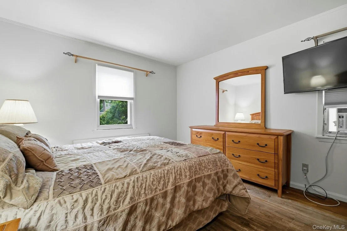 Photo of 43 Tappan Avenue