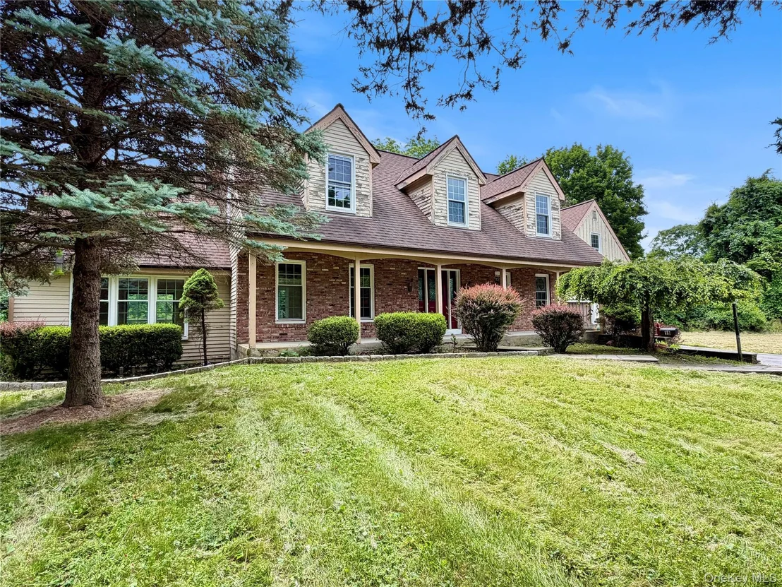 Photo of 18 Fox Run