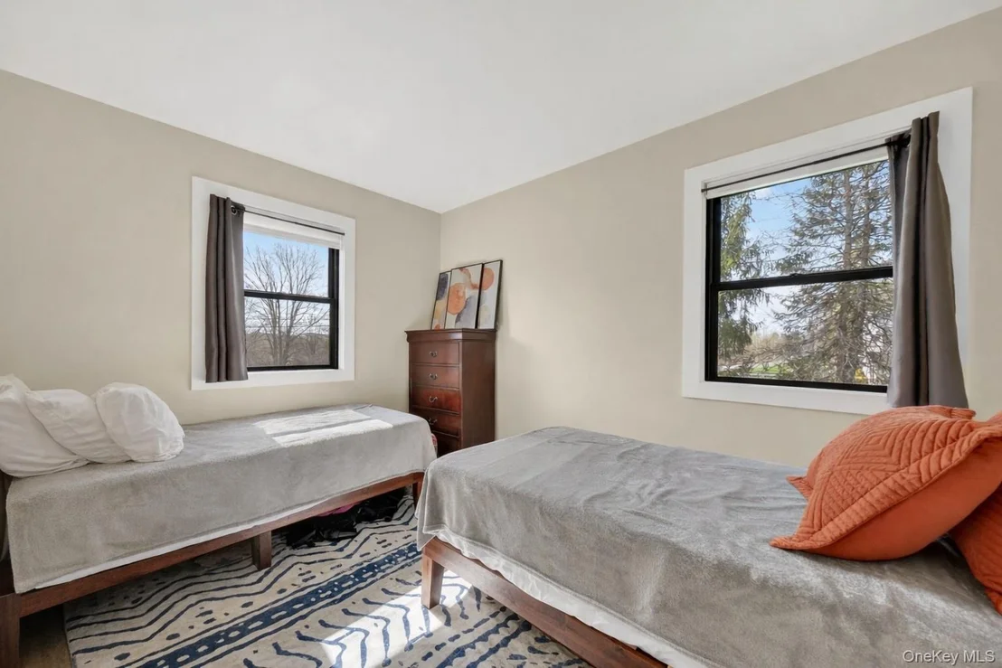 Photo of 457 Forest Road