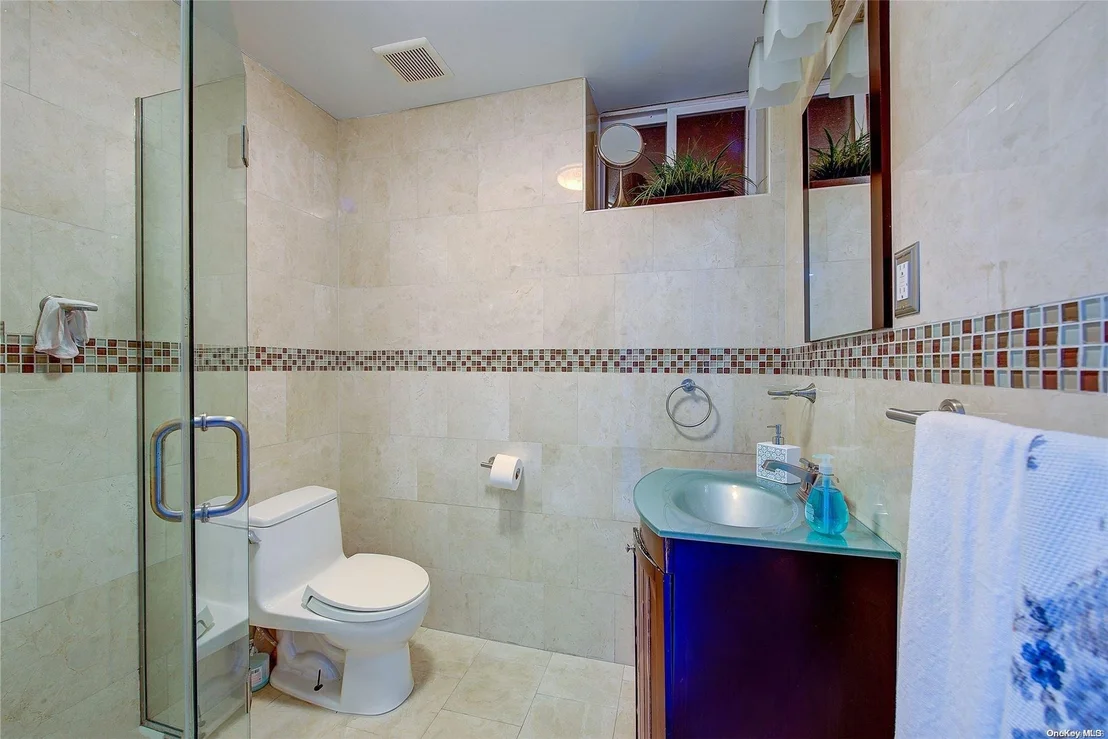 Photo of 264 Highland Boulevard
