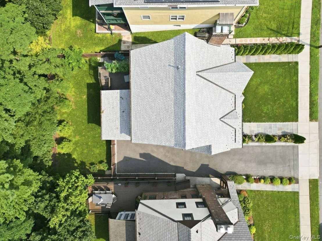 Photo of 277 Devoe Avenue