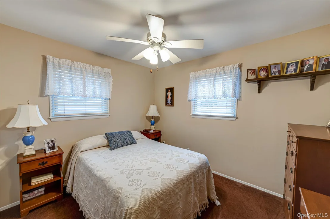 Photo of 33 Maple Avenue