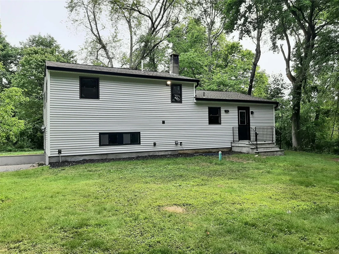 Photo of 495 Stanton Terrace