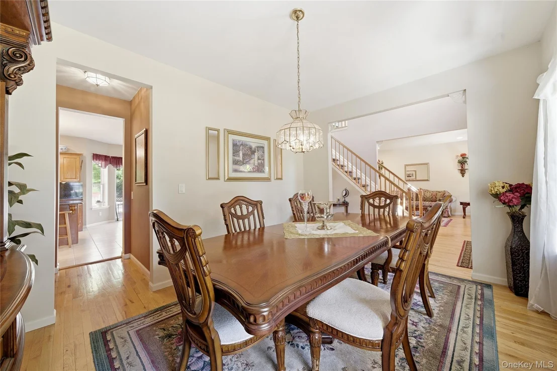 Photo of 9 Ridgefield Drive