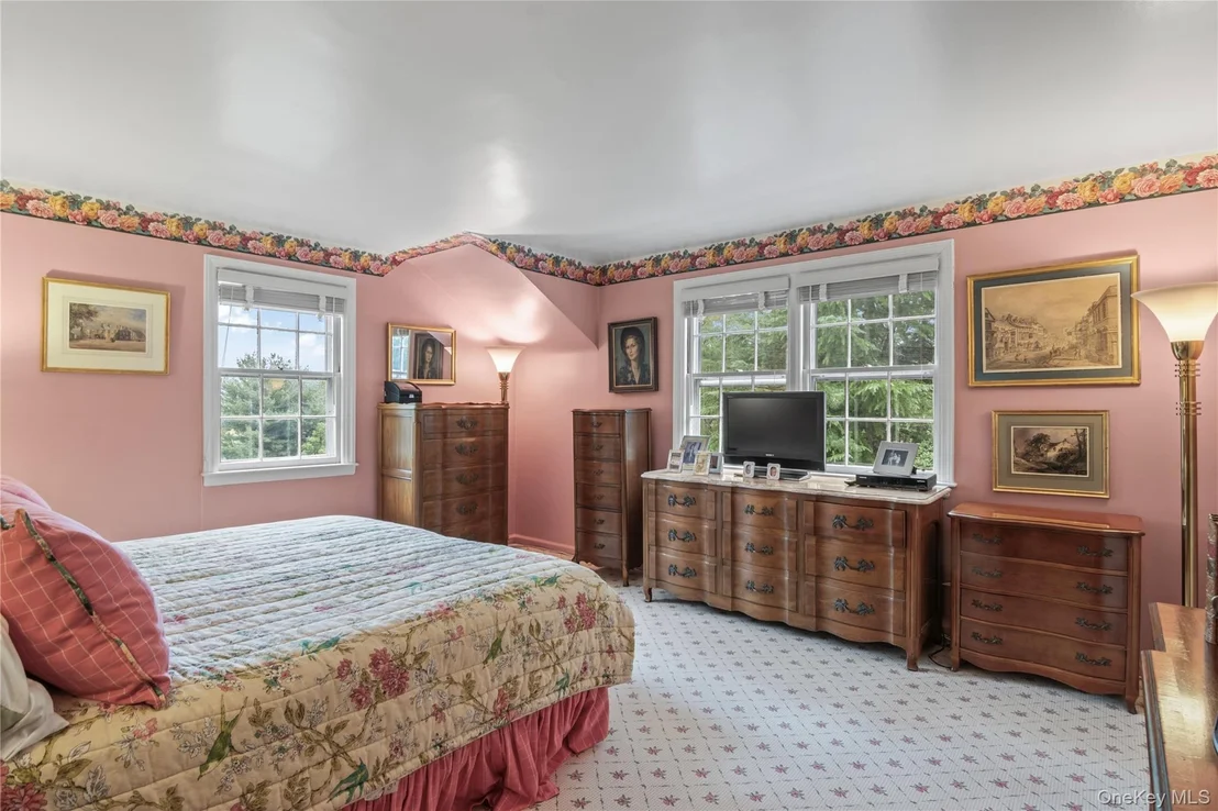Photo of 1276 Ridge Road