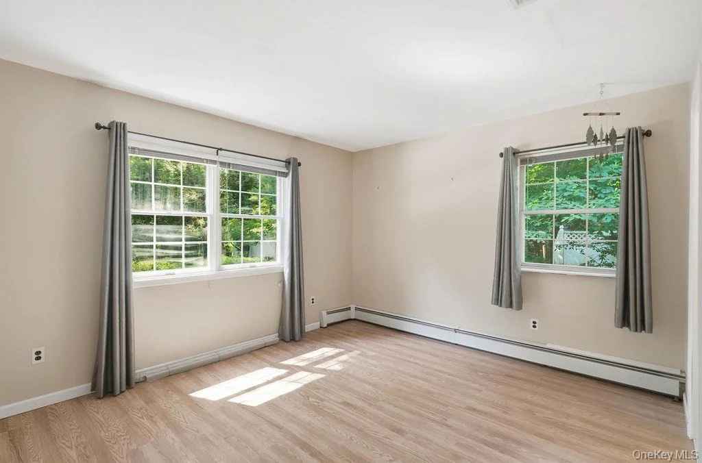 Photo of 20 Oak Tree Drive