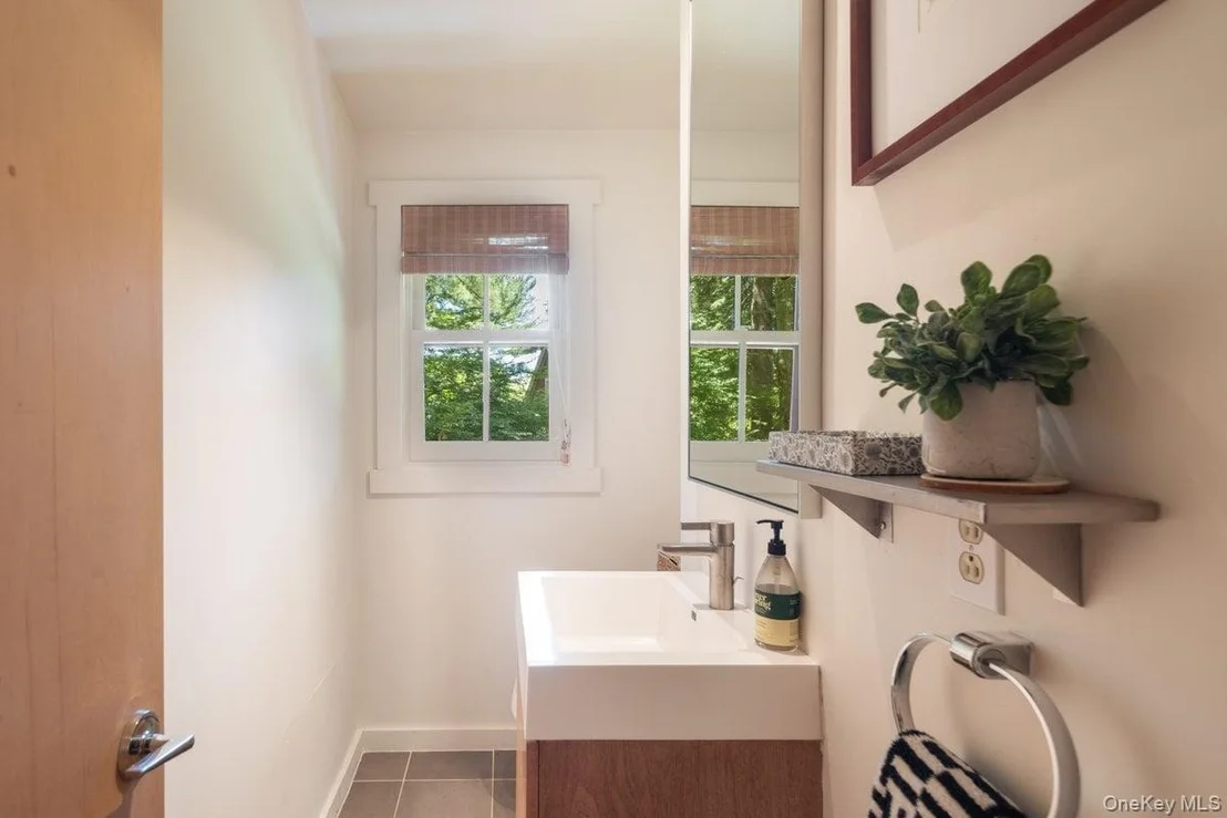 Photo of 1821 Spring Valley Road