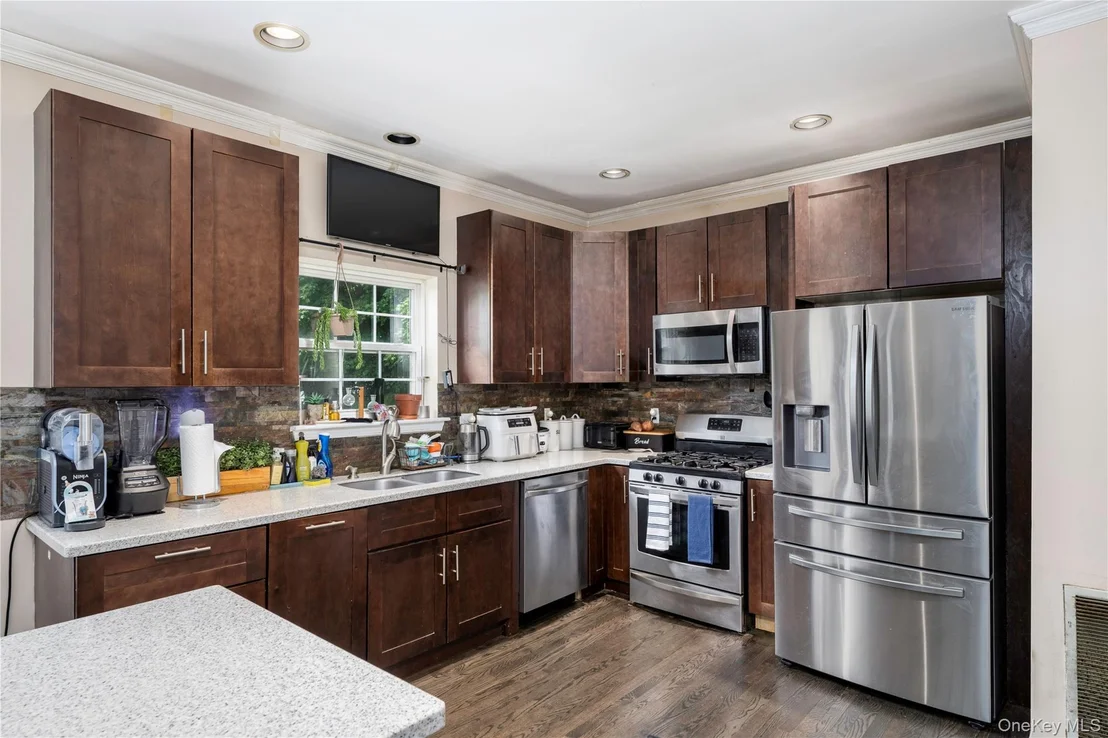 Photo of 8 Cedardale Loop