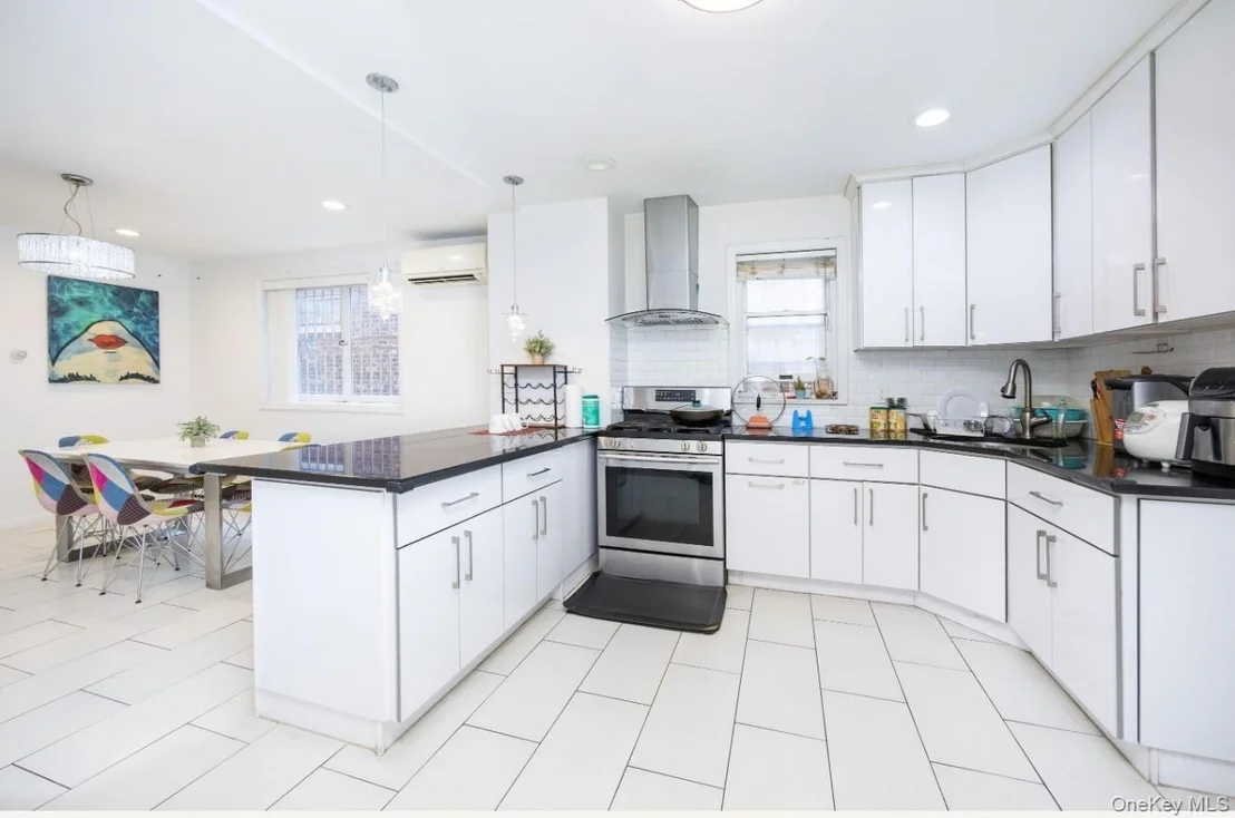 Photo of 5224 66th Street