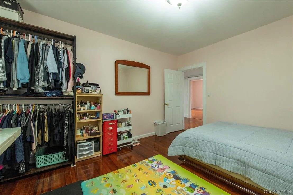 Photo of 157-15 Oak Avenue