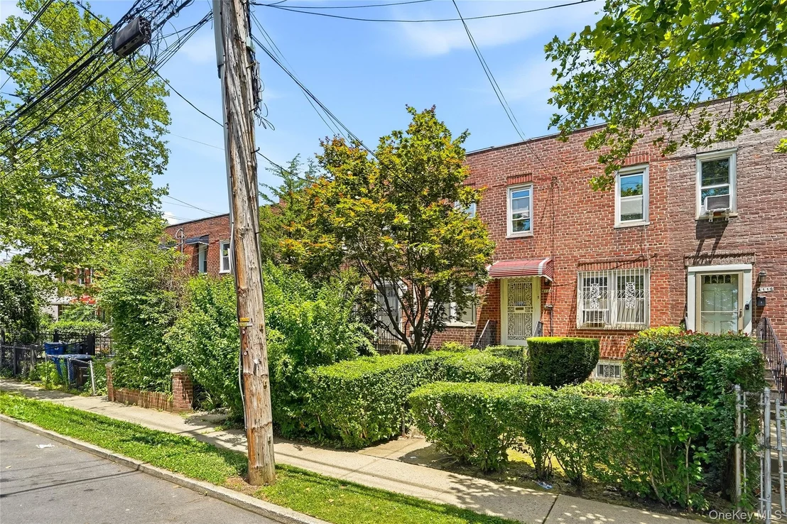 Photo of 4118 Murdock Avenue