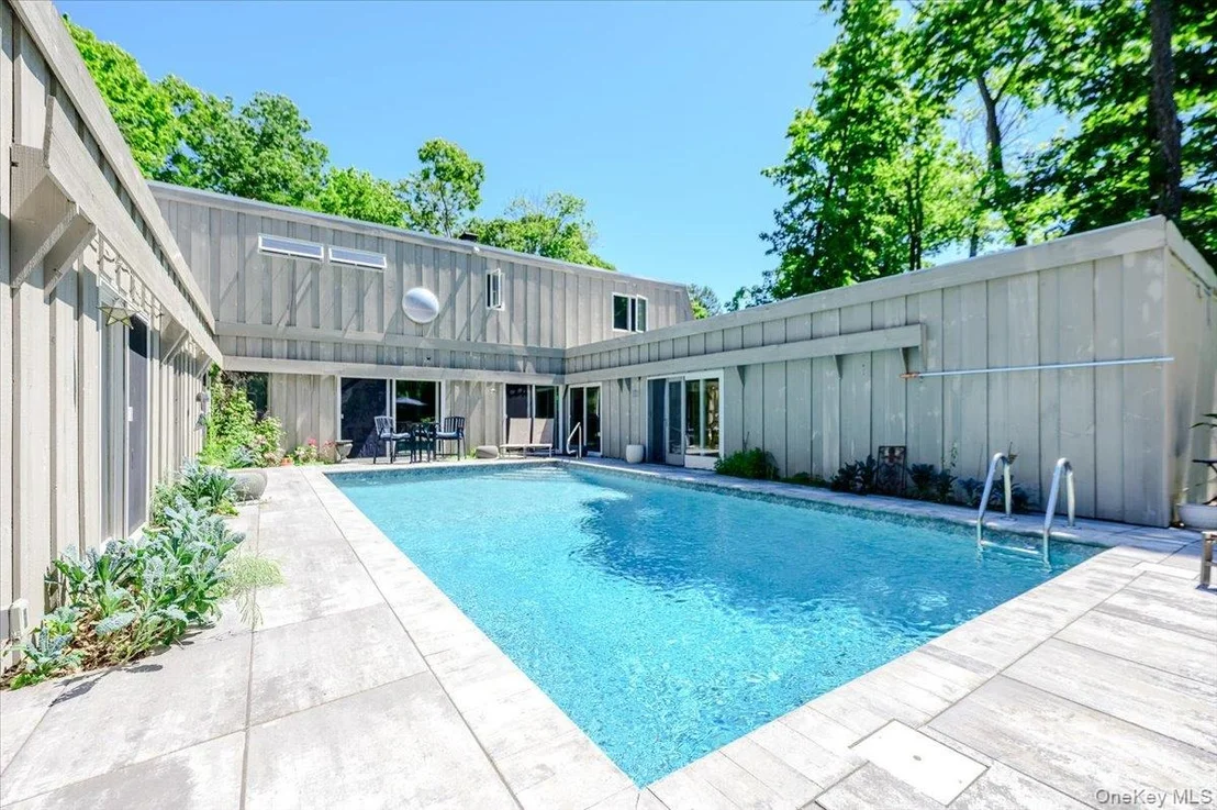 Photo of 35 Melrose Parkway