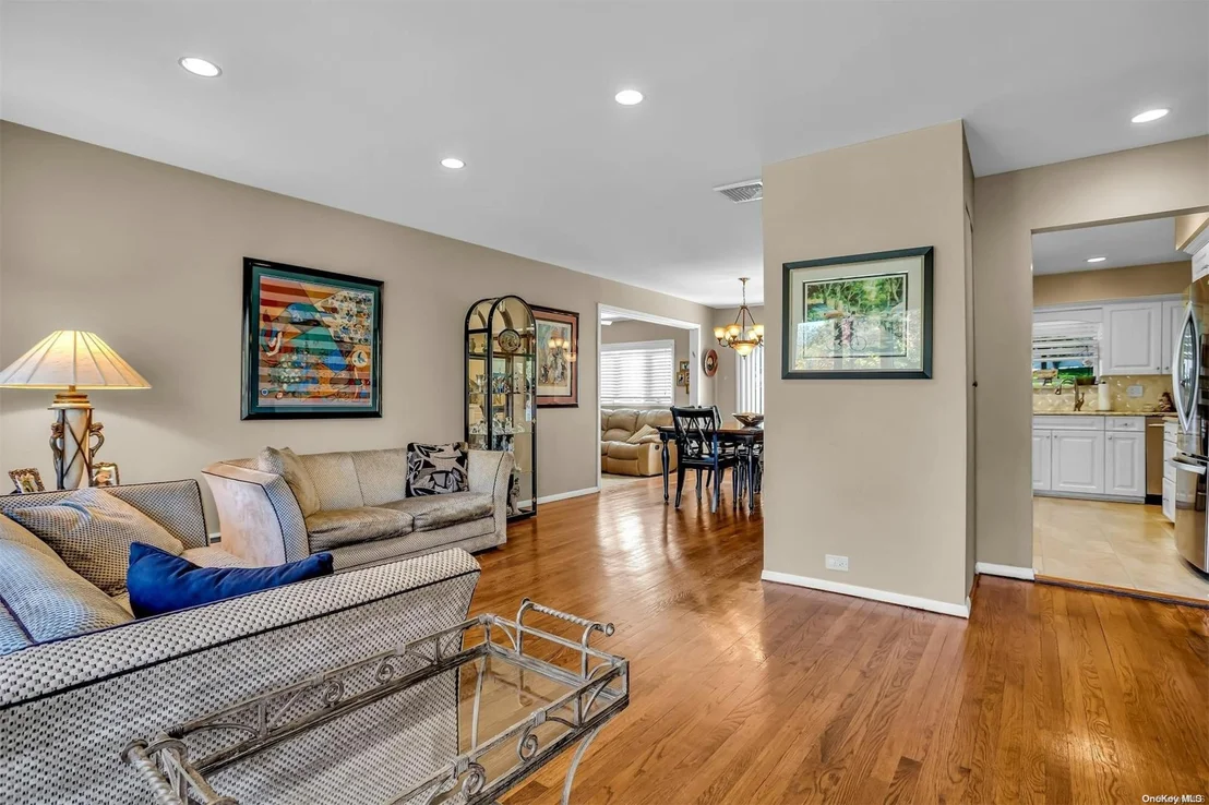 Photo of 24 W Lane Drive