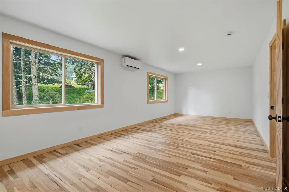 Photo of 71 Oak Street