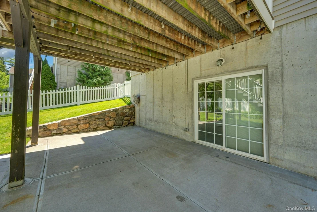 Photo of 1 Thornton Hill