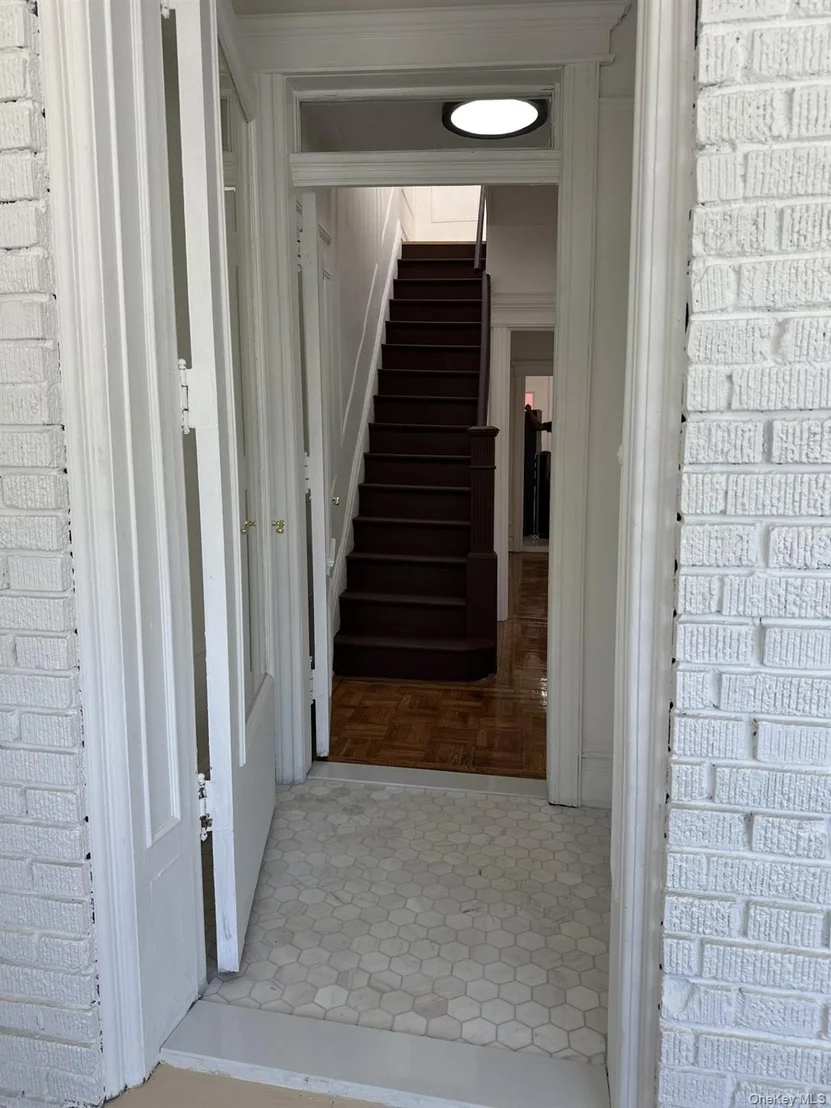 Photo of 278 Eldert Lane