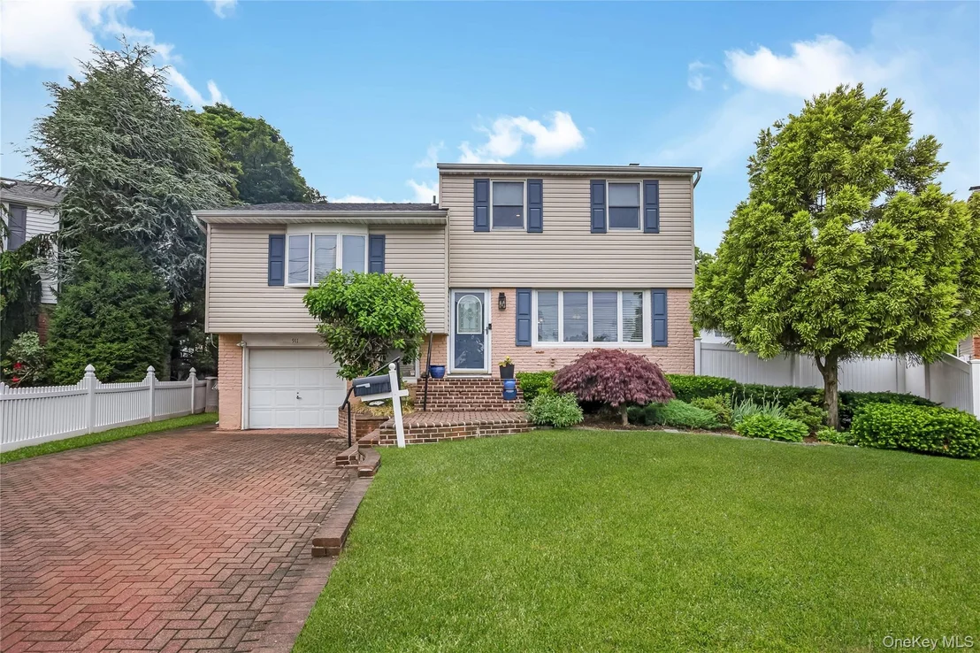 Photo of 911 Harlane Circle