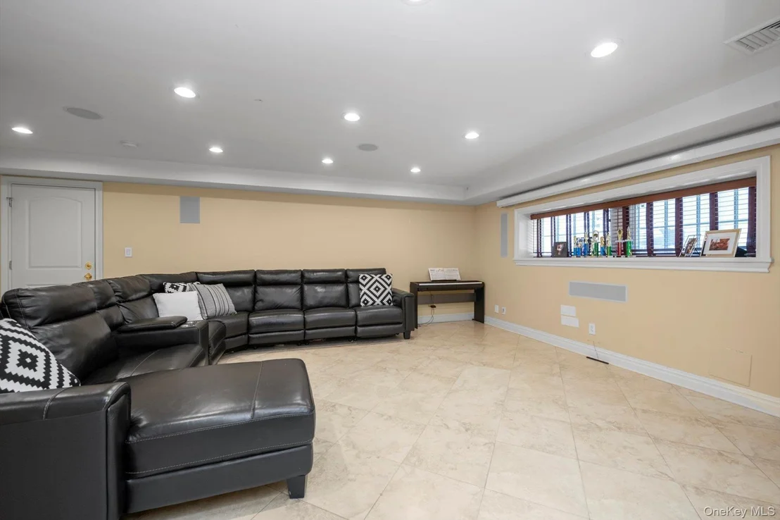 Photo of 760 Hillcrest Place