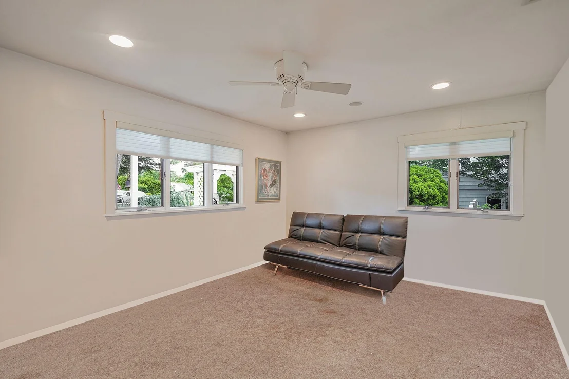 Photo of 2 Clearbrook Drive