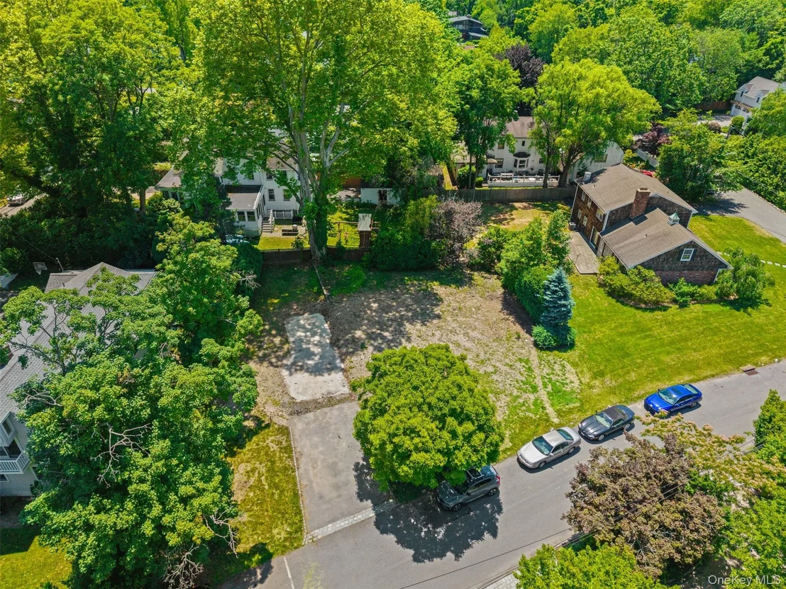 Photo of 819 The Crescent