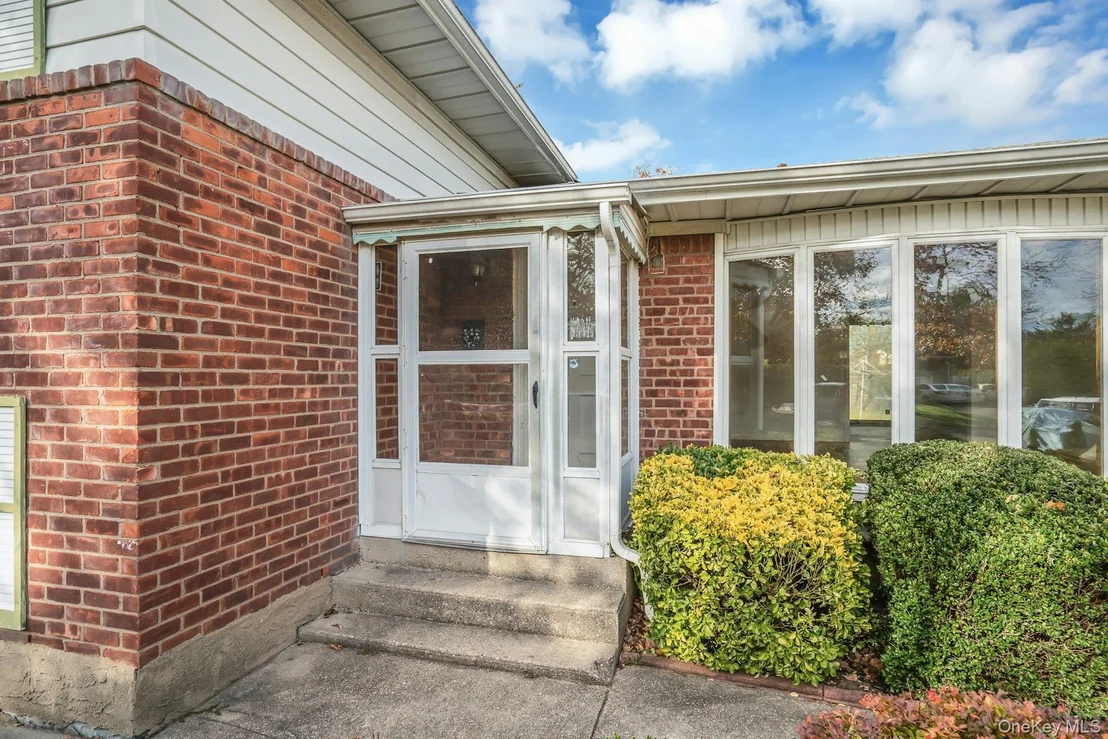 Photo of 44 Delaware Avenue