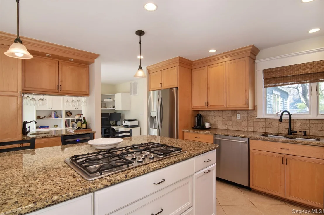 Photo of 153 Fieldpoint Drive