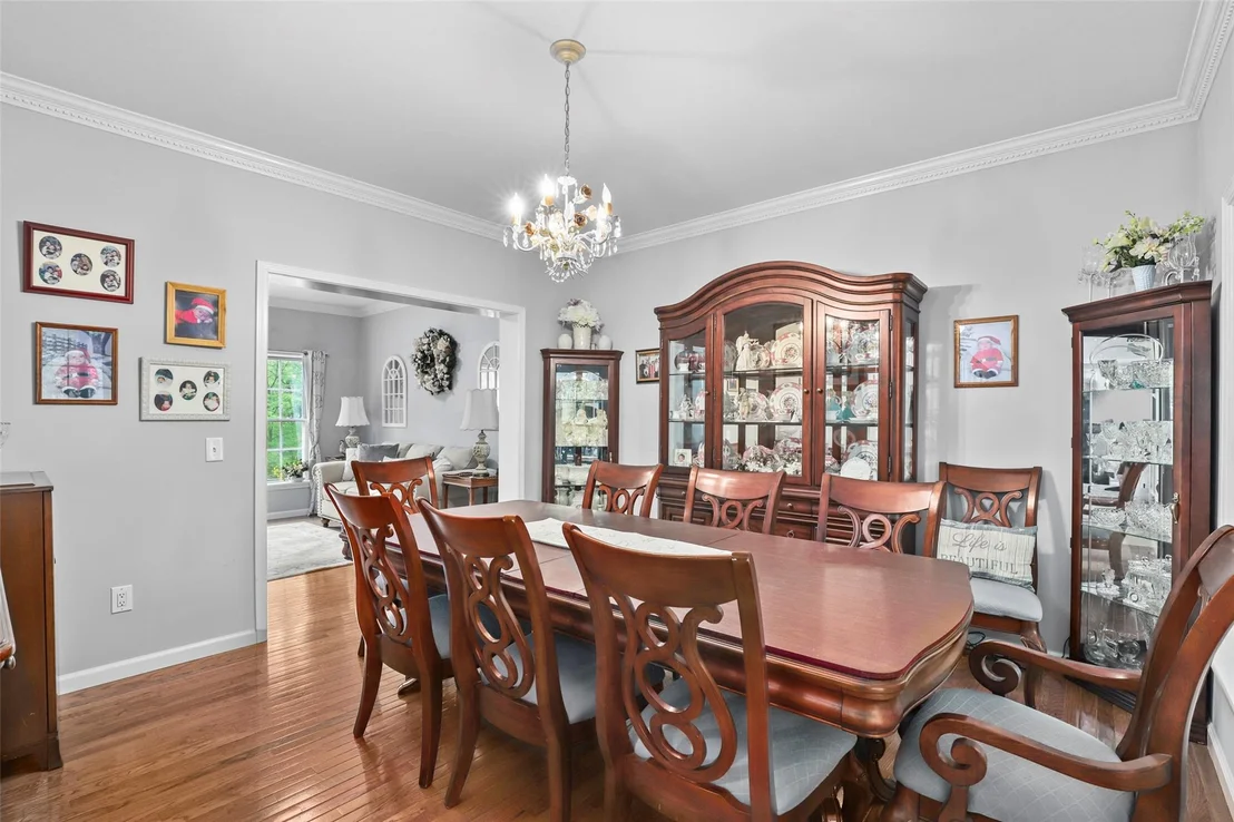 Photo of 25 Crest Road