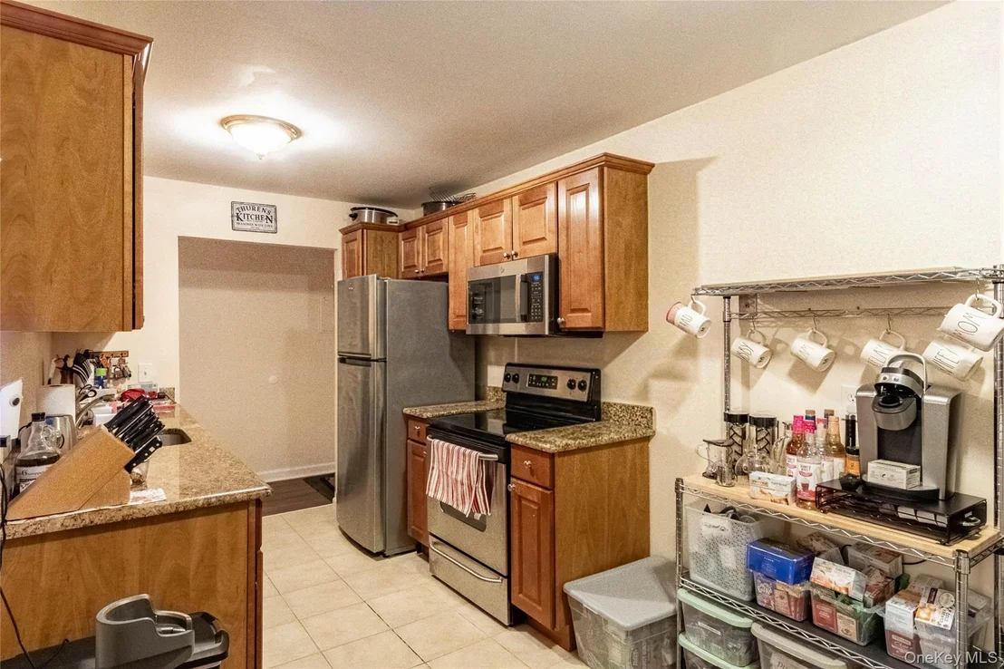 Photo of Unit 9B at 2449 F Union Boulevard