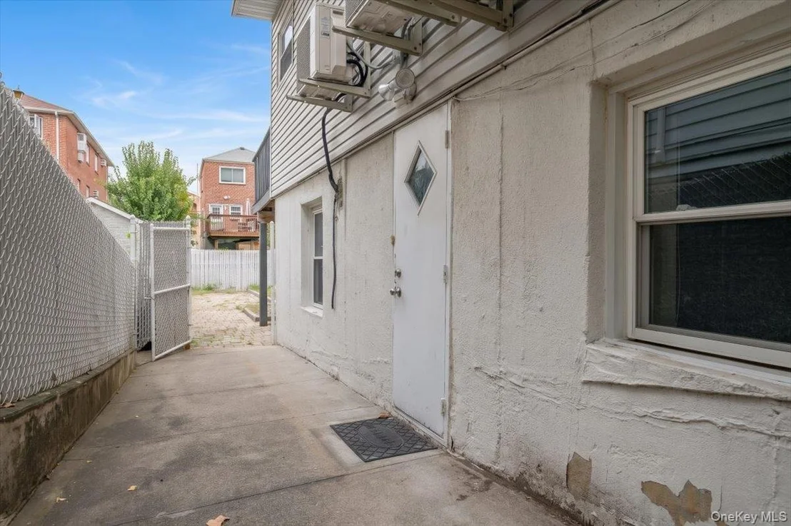 Photo of 1481 Stadium Avenue
