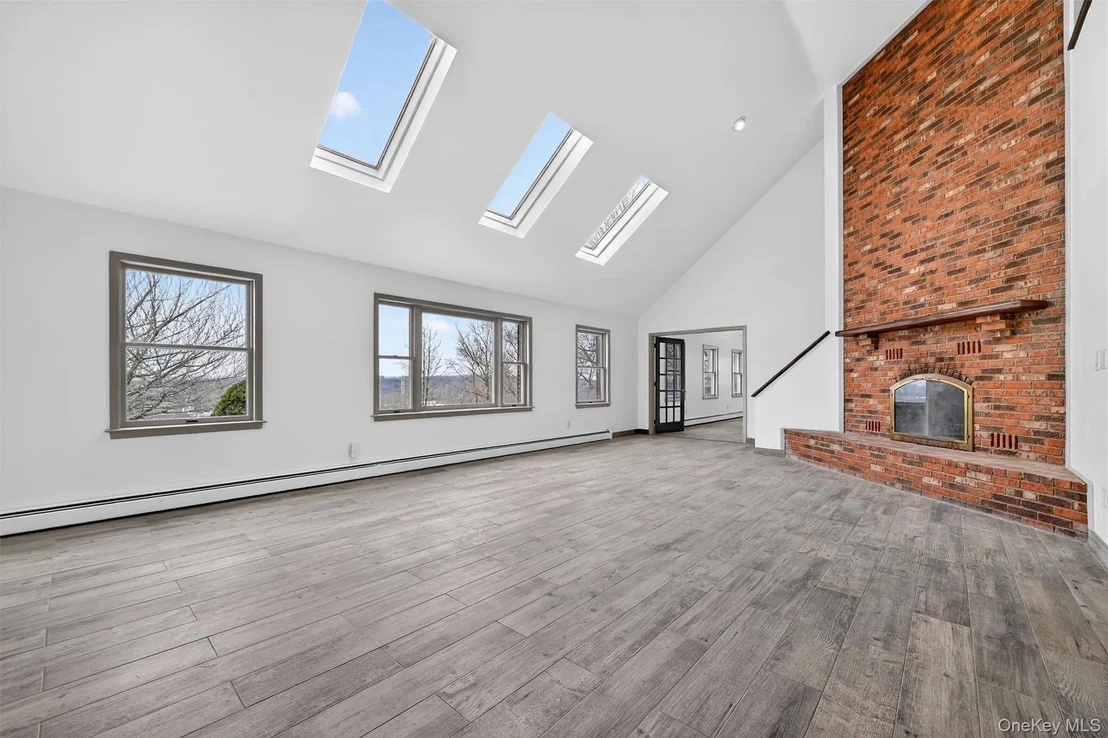 Photo of 285 Hill Road