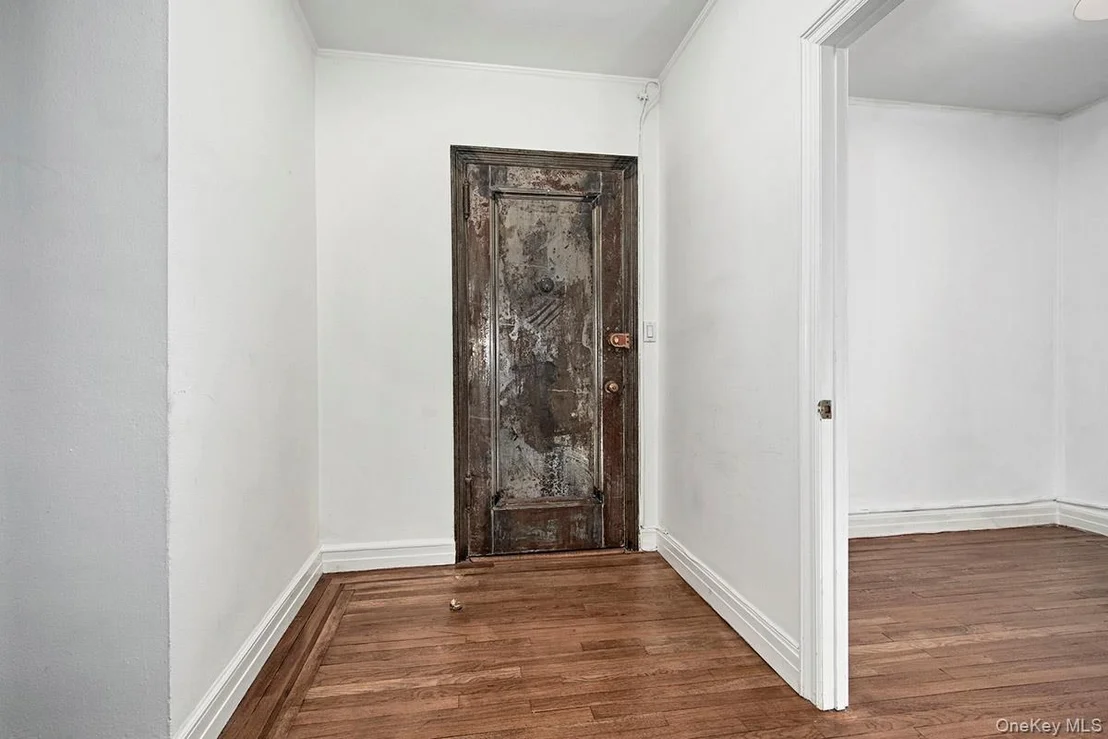 Photo of Unit 3F at 35 Parkview Avenue