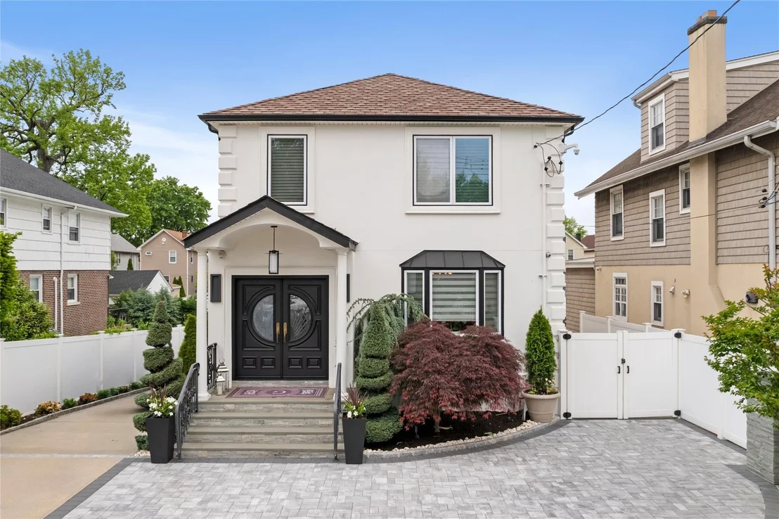 Photo of 1466 Dwight Place
