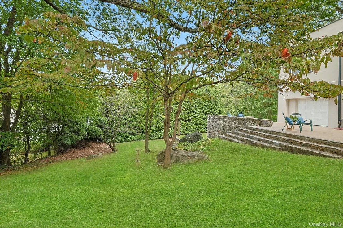 Photo of 75 Lakeside Drive