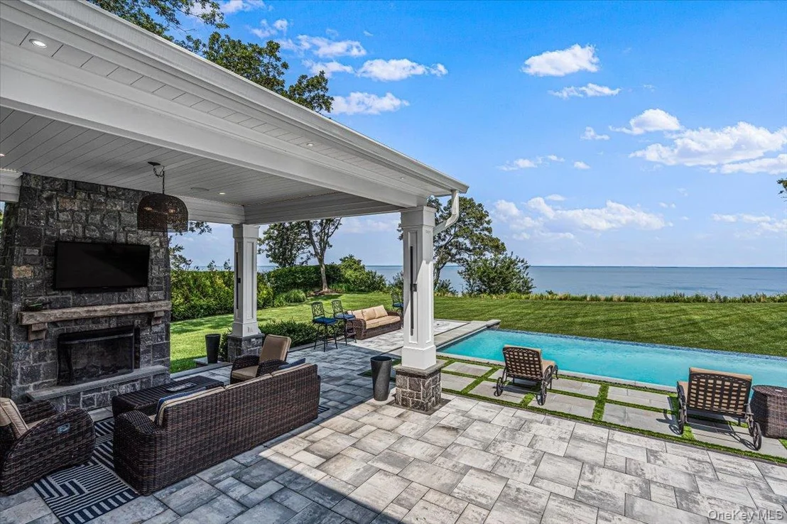 Photo of 37 Soundview Drive