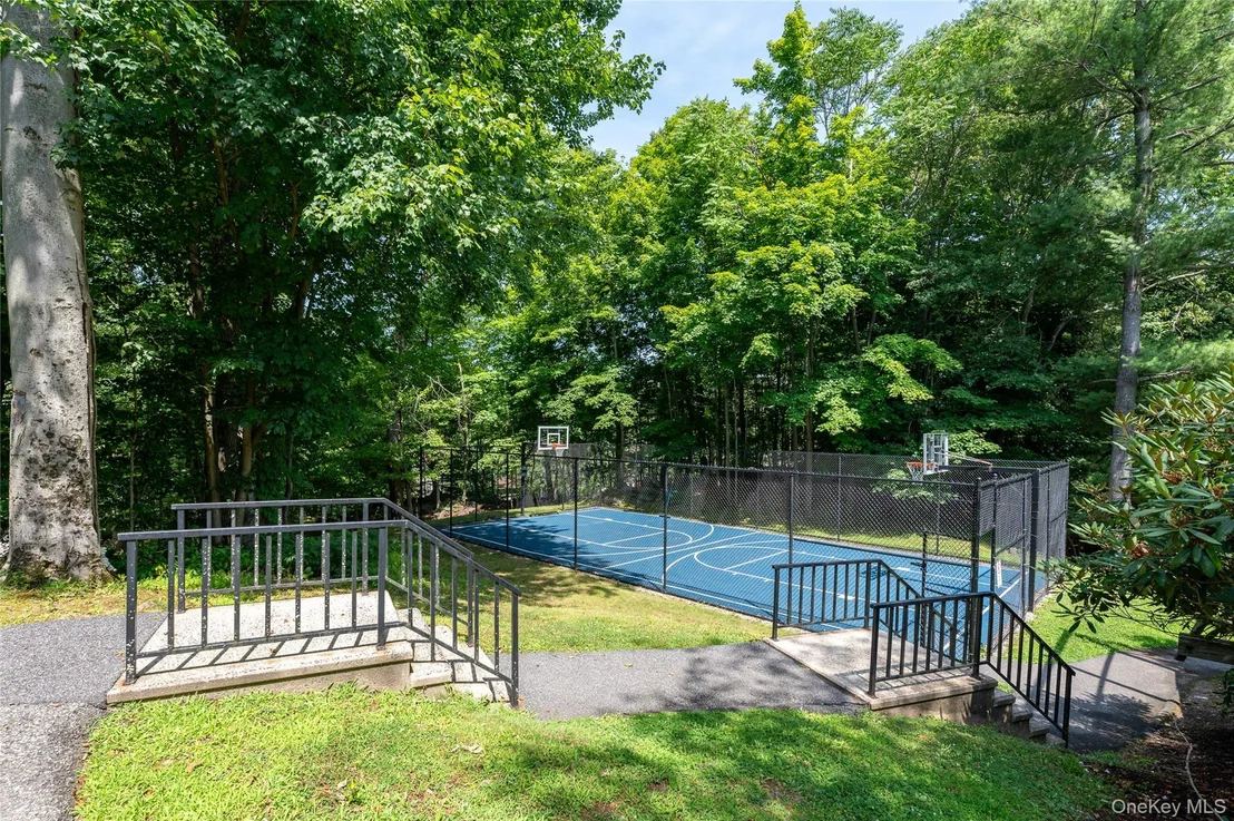 Photo of 1804 Regent Drive