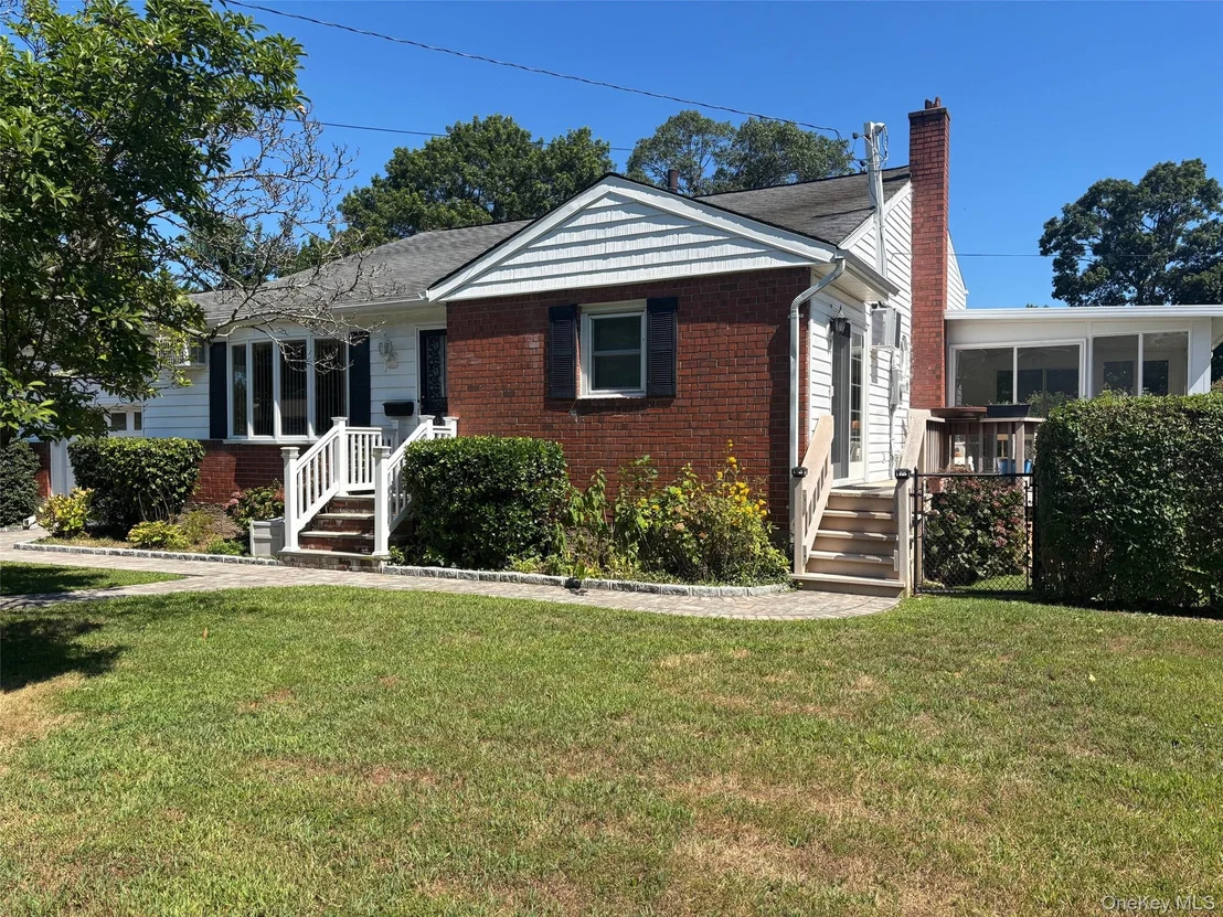 Photo of 10 13th Avenue